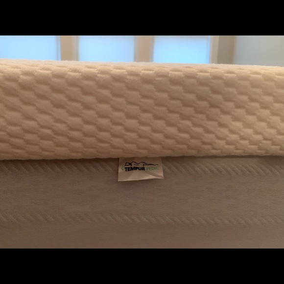 Tempur-Pedic Queen 4” Mattress Topper